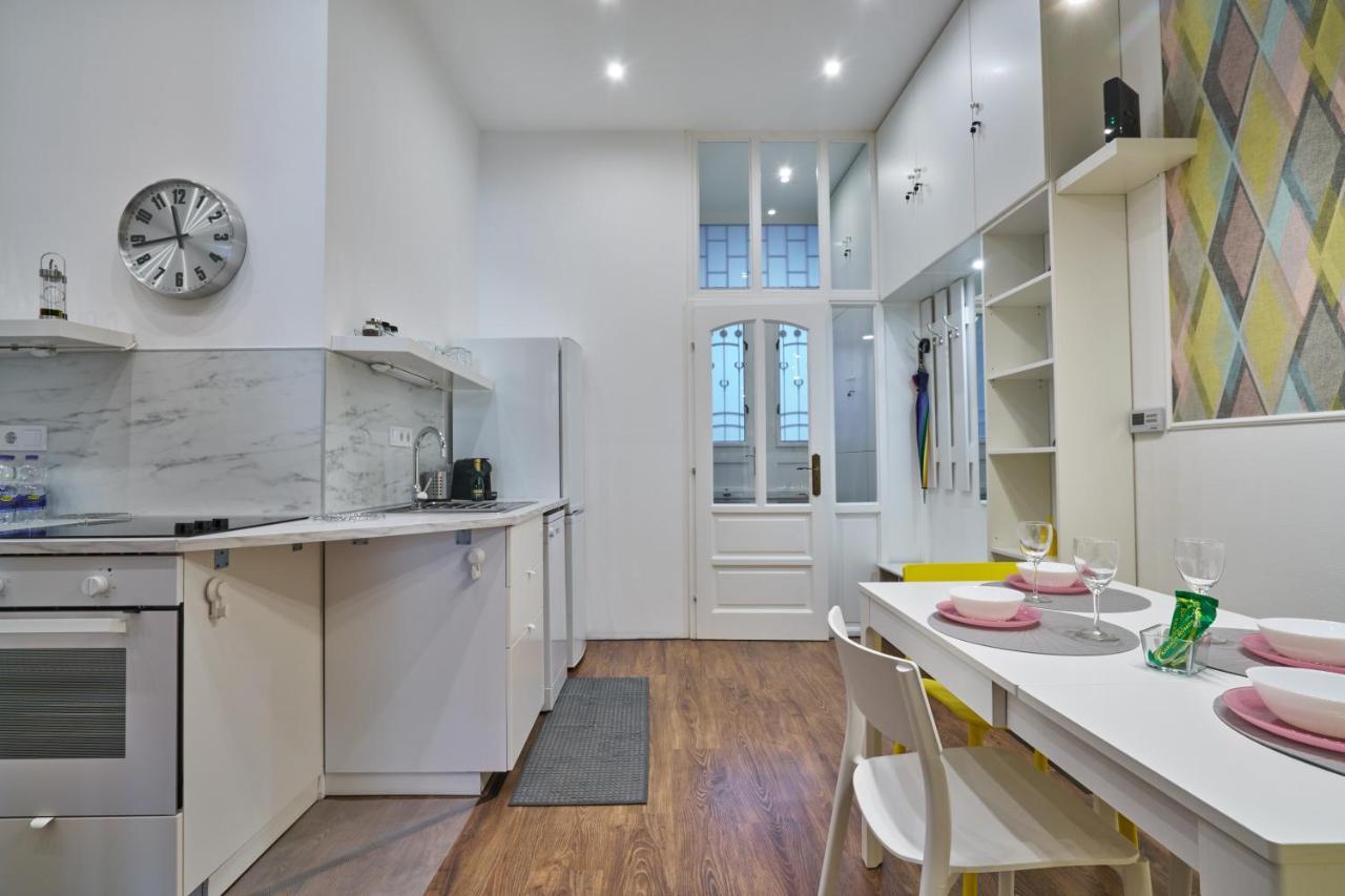 Nanirol Apartment At Gellert Bath Budapest Eksteriør bilde