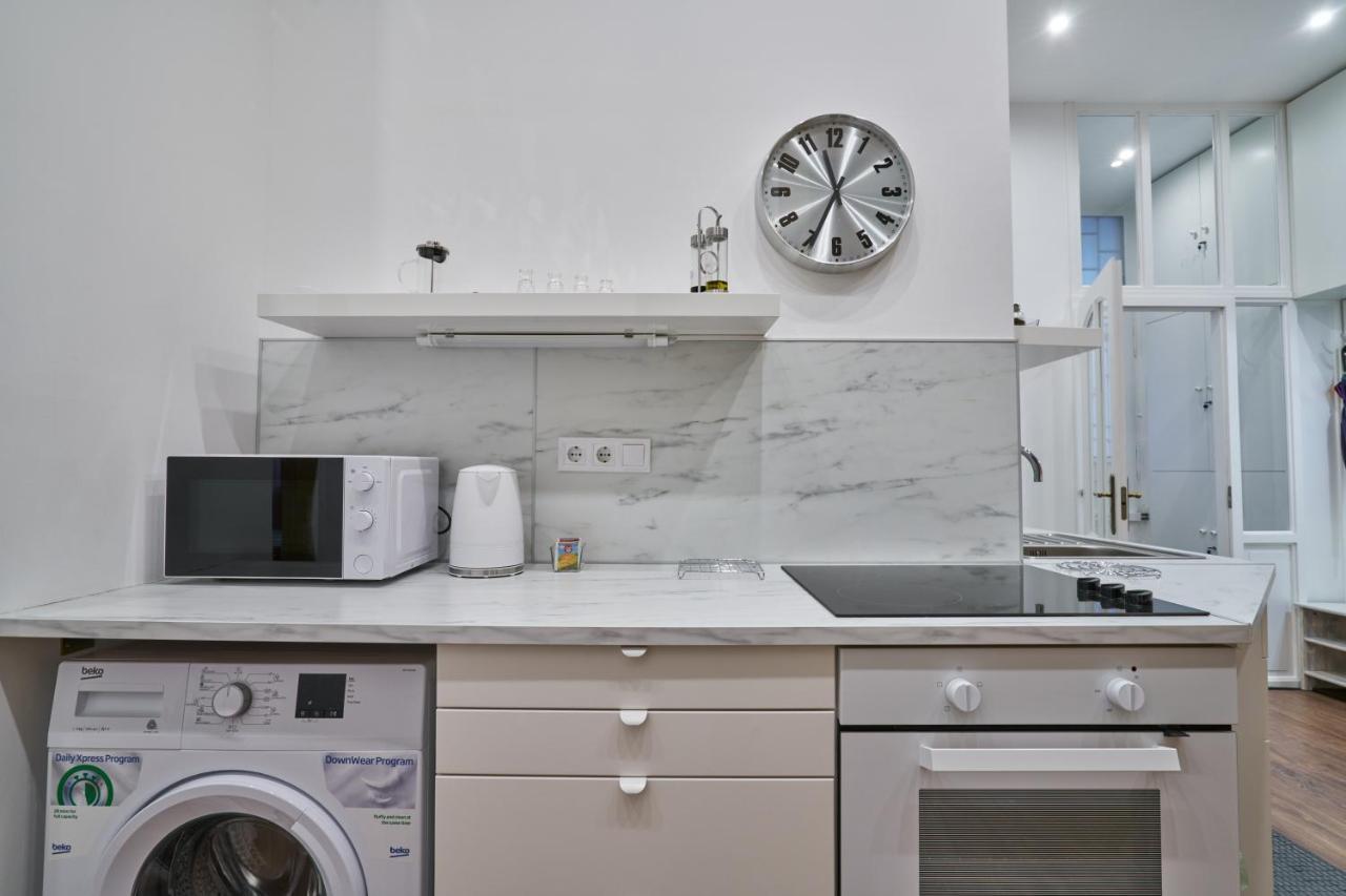 Nanirol Apartment At Gellert Bath Budapest Eksteriør bilde