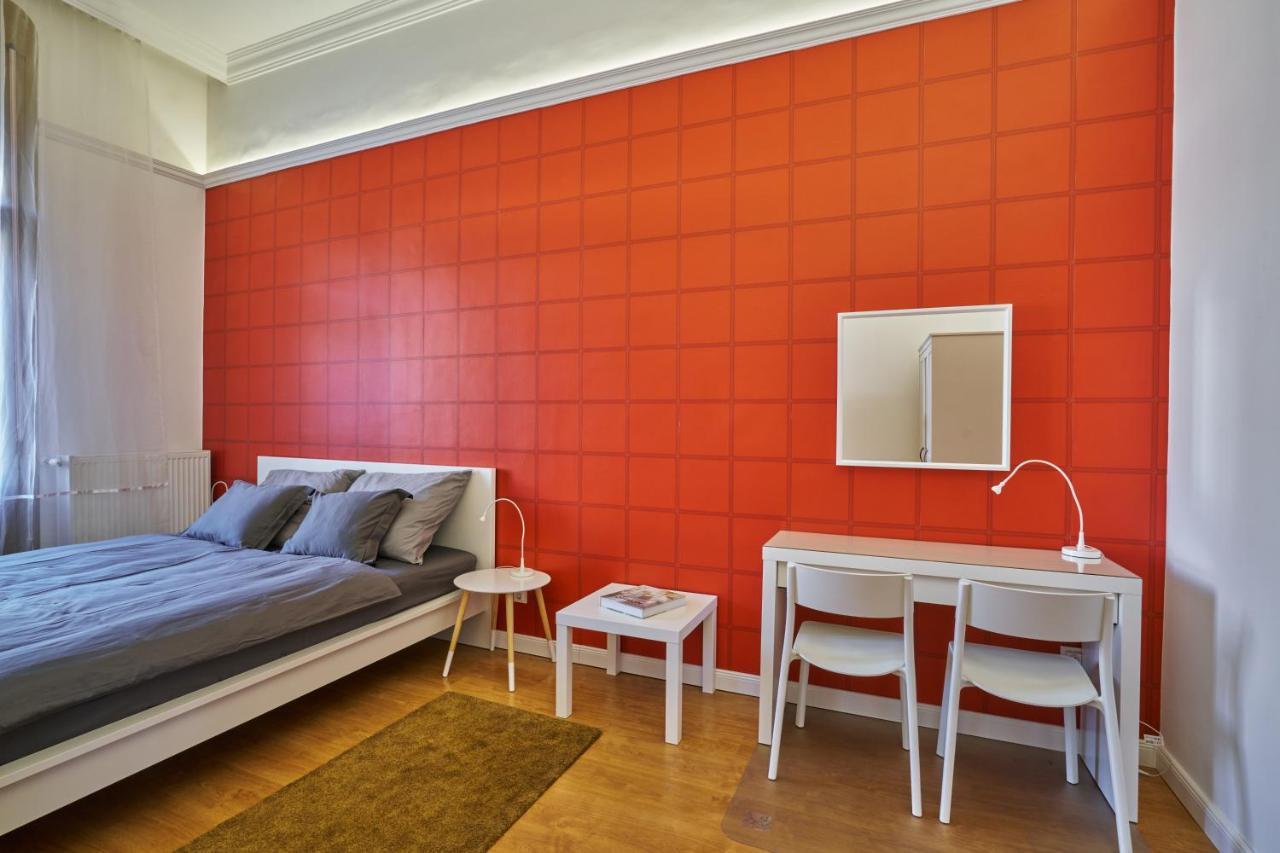 Nanirol Apartment At Gellert Bath Budapest Eksteriør bilde