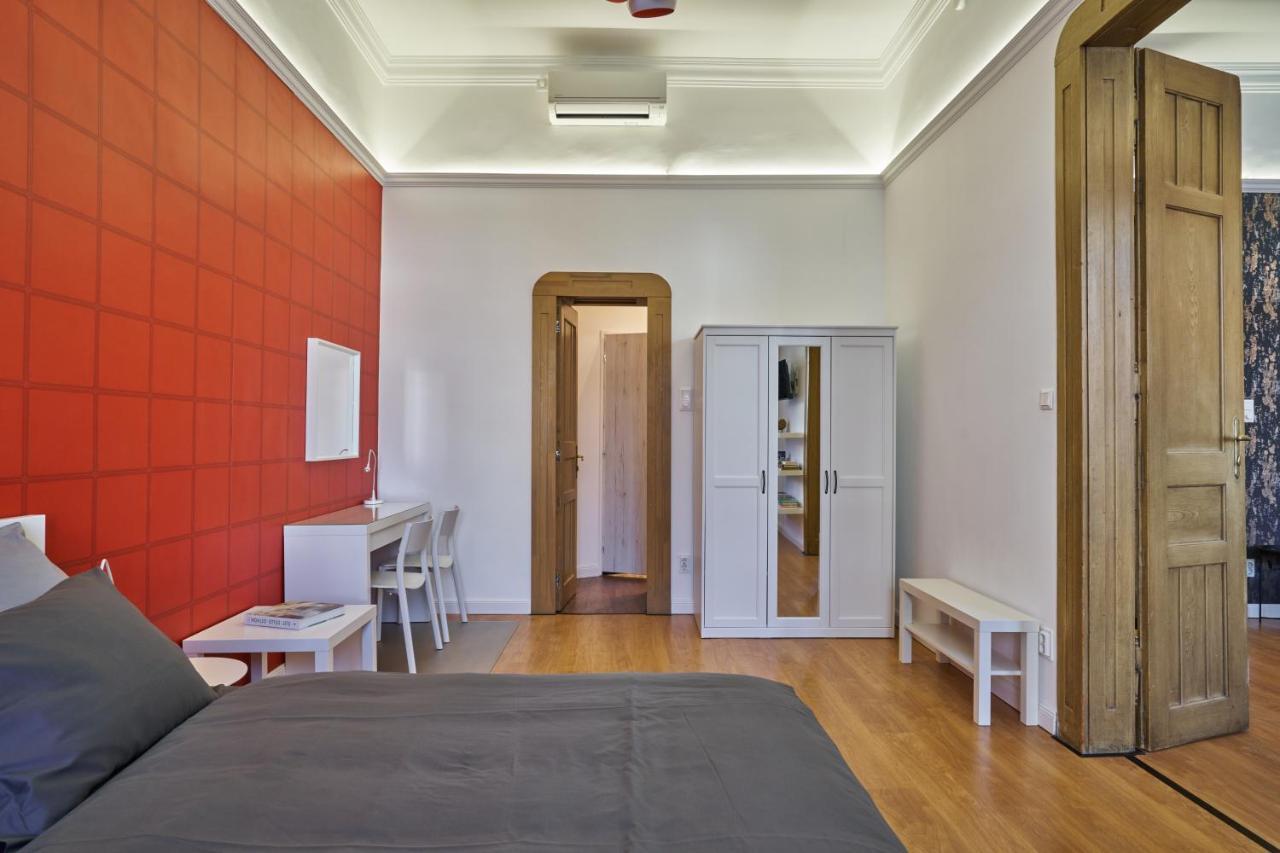 Nanirol Apartment At Gellert Bath Budapest Eksteriør bilde