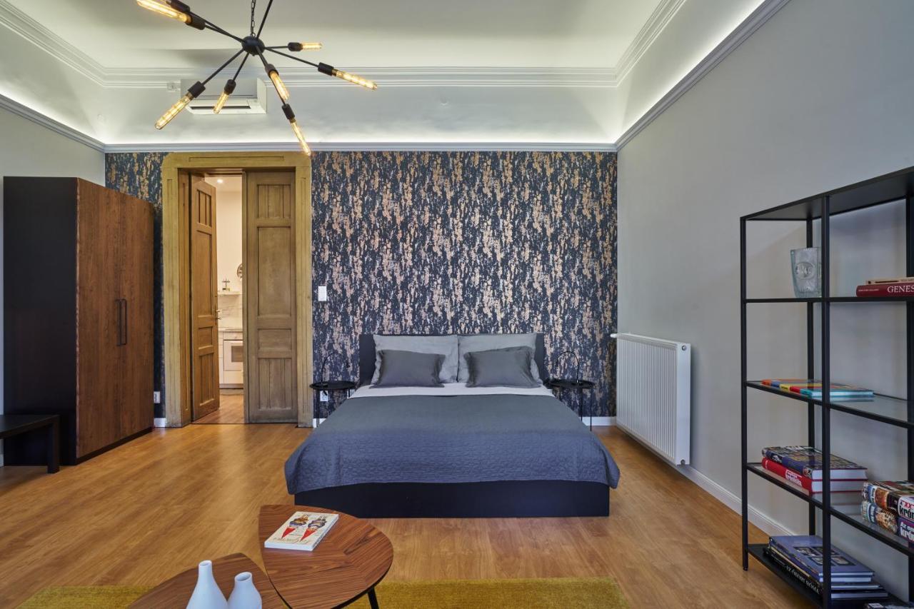 Nanirol Apartment At Gellert Bath Budapest Eksteriør bilde