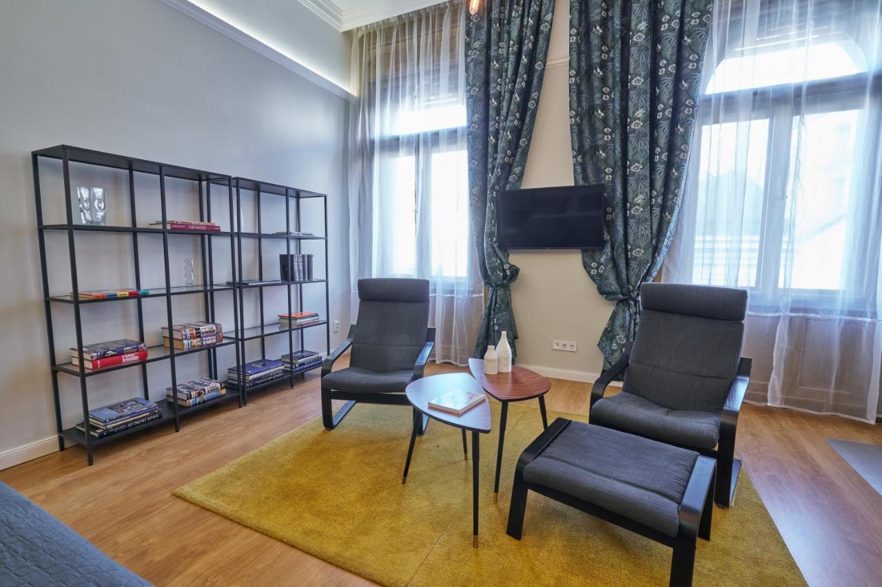 Nanirol Apartment At Gellert Bath Budapest Eksteriør bilde