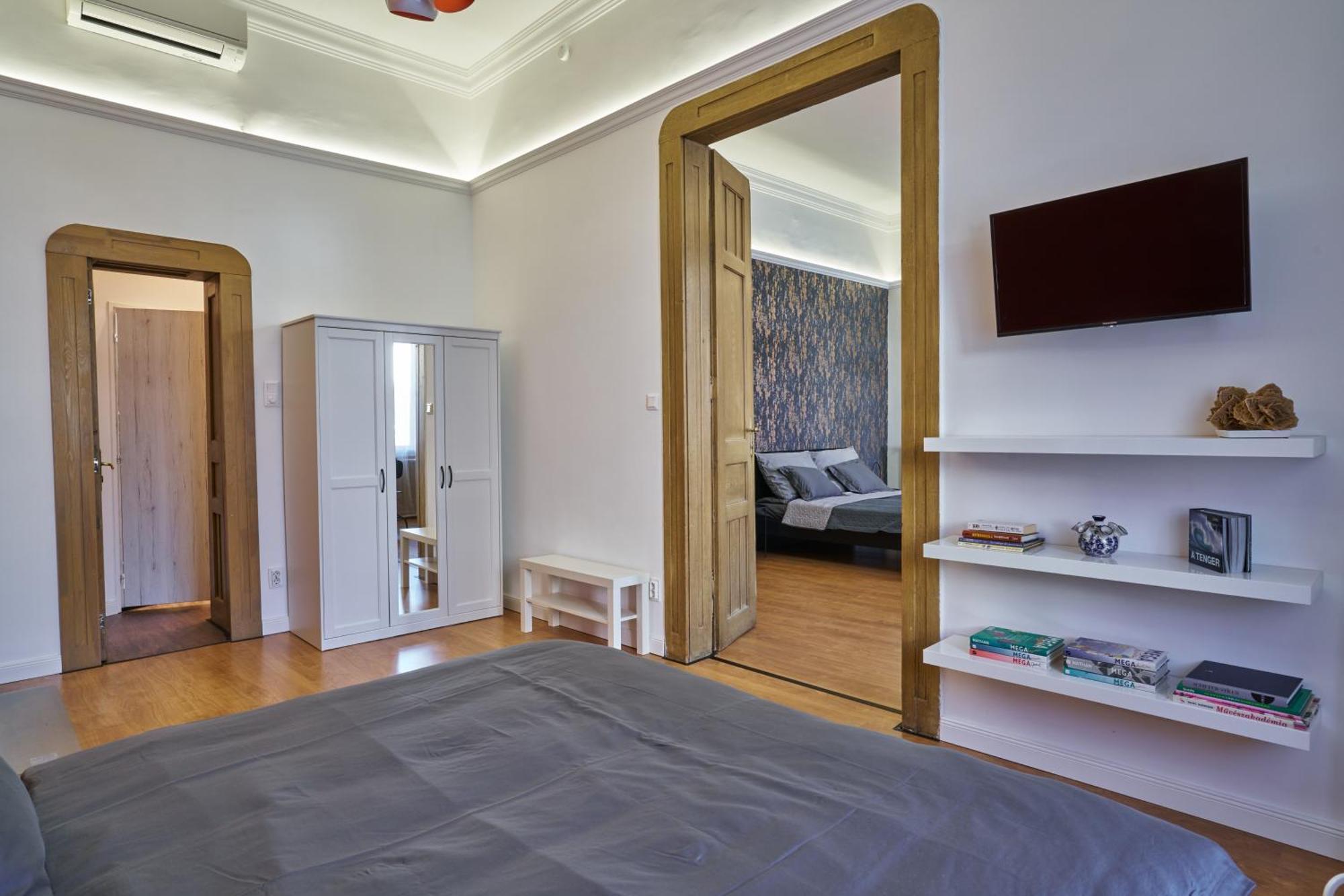 Nanirol Apartment At Gellert Bath Budapest Eksteriør bilde